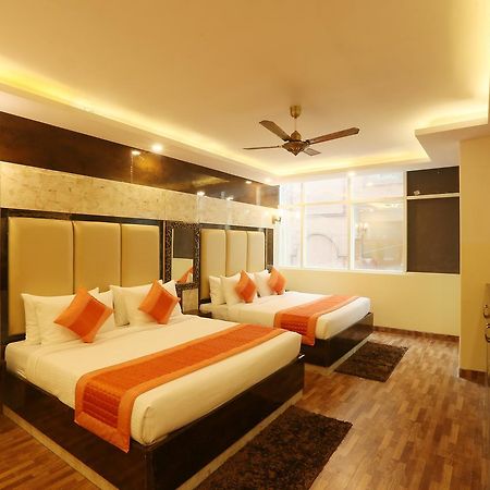 Plazzo Hotel New Delhi Luaran gambar