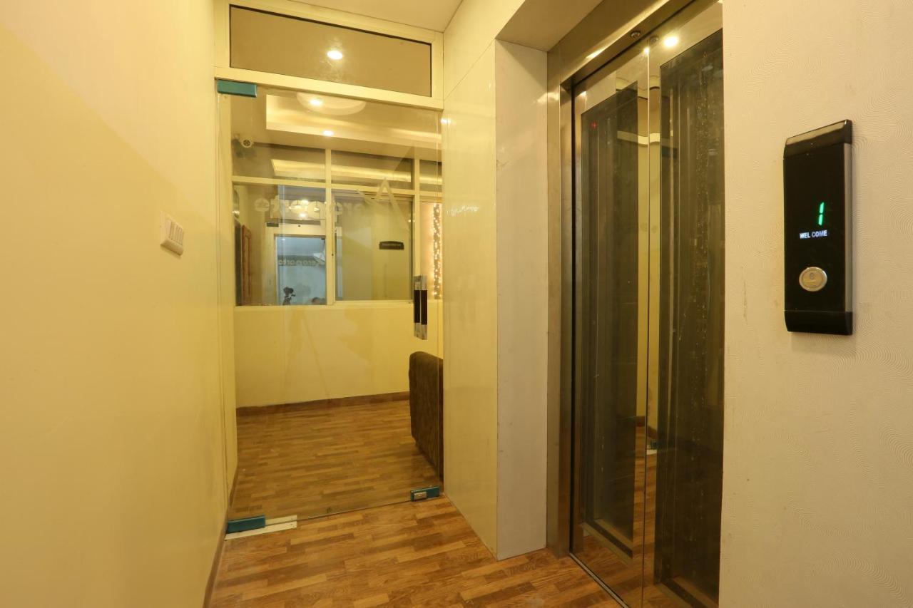 Plazzo Hotel New Delhi Luaran gambar