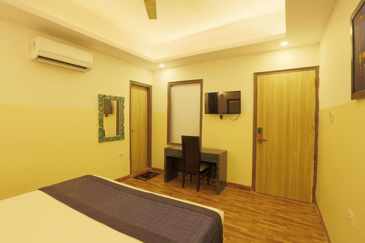 Plazzo Hotel New Delhi Luaran gambar